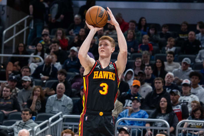 Mar 28, 2022; Indianapolis, Indiana, USA; Atlanta Hawks guard Kevin Huerter (3) shoots the ball in the first half against the Indiana Pacers at Gainbridge Fieldhouse.